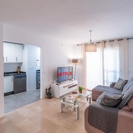 Casa Playa Guadalmar, Beautiful Apartment In Front Of The Sea, Wifi, Ac, Smart Tv, Private Parking Málaga Buitenkant foto