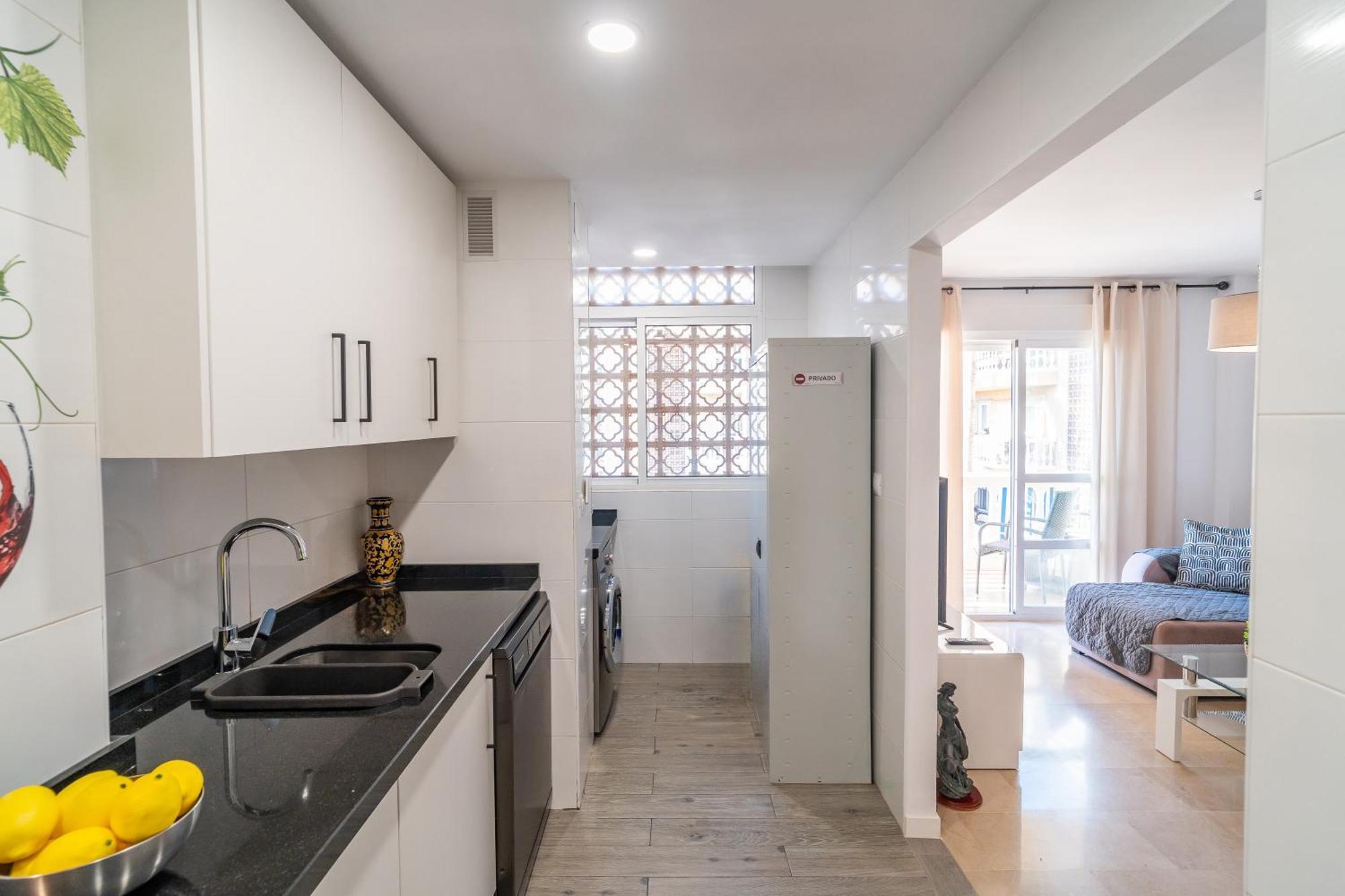 Casa Playa Guadalmar, Beautiful Apartment In Front Of The Sea, Wifi, Ac, Smart Tv, Private Parking Málaga Buitenkant foto