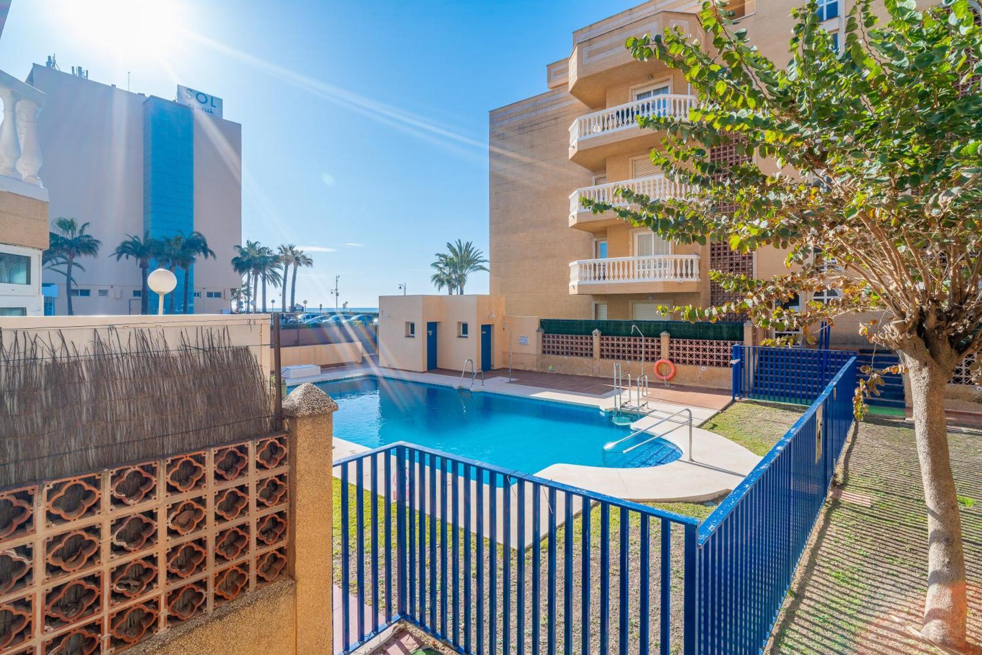 Casa Playa Guadalmar, Beautiful Apartment In Front Of The Sea, Wifi, Ac, Smart Tv, Private Parking Málaga Buitenkant foto
