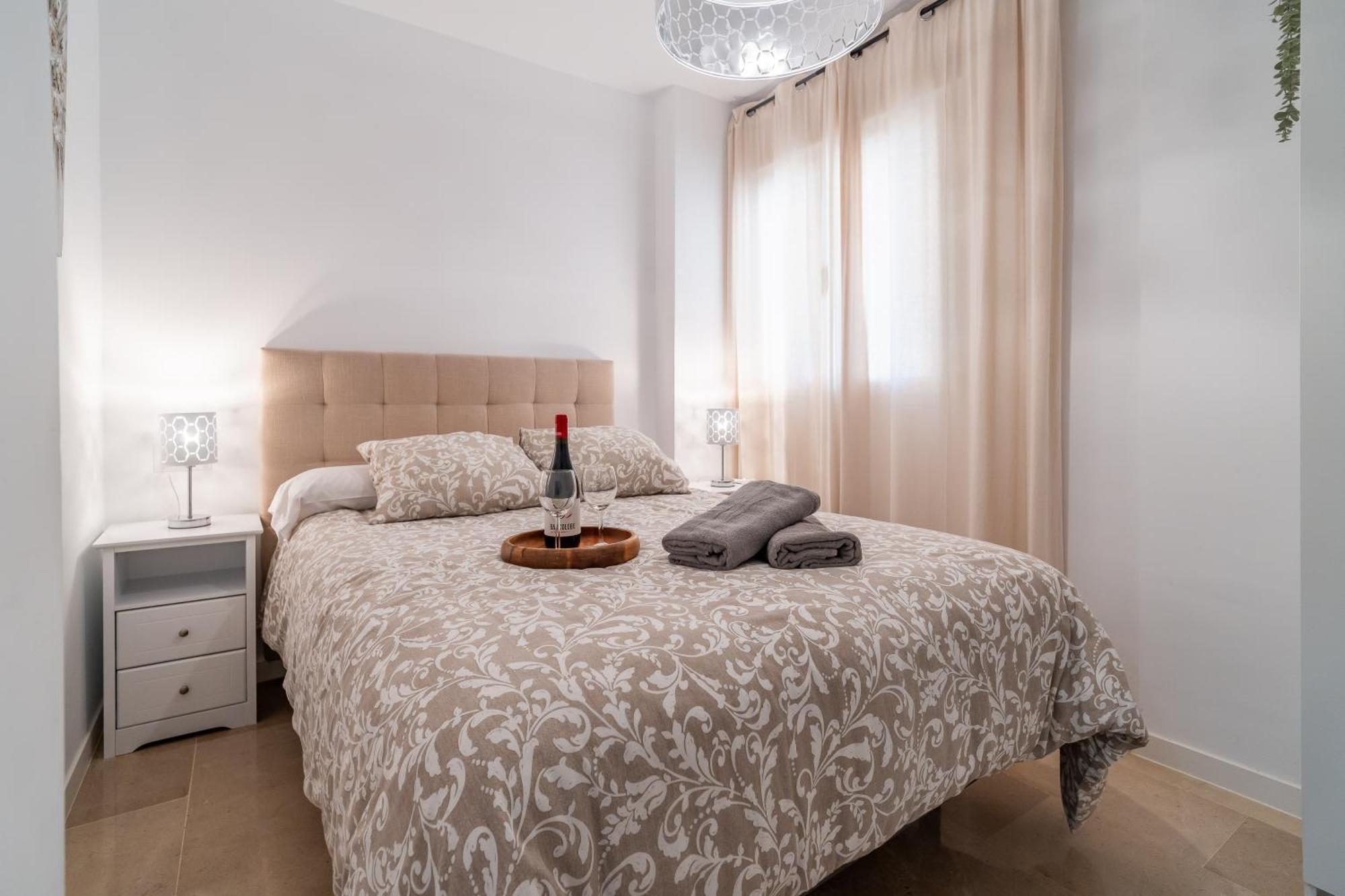 Casa Playa Guadalmar, Beautiful Apartment In Front Of The Sea, Wifi, Ac, Smart Tv, Private Parking Málaga Buitenkant foto