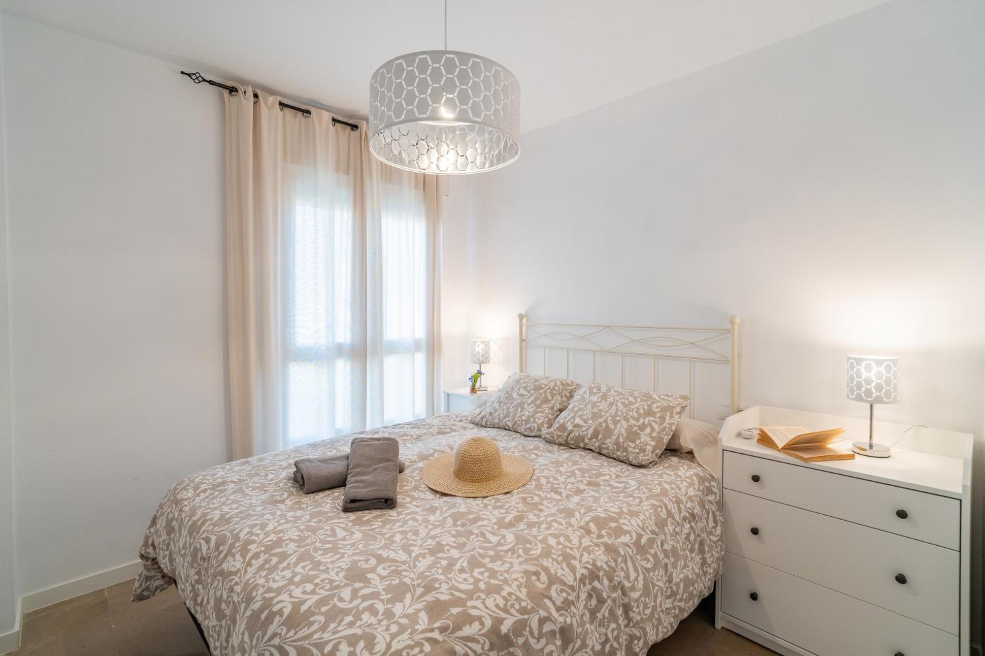Casa Playa Guadalmar, Beautiful Apartment In Front Of The Sea, Wifi, Ac, Smart Tv, Private Parking Málaga Buitenkant foto